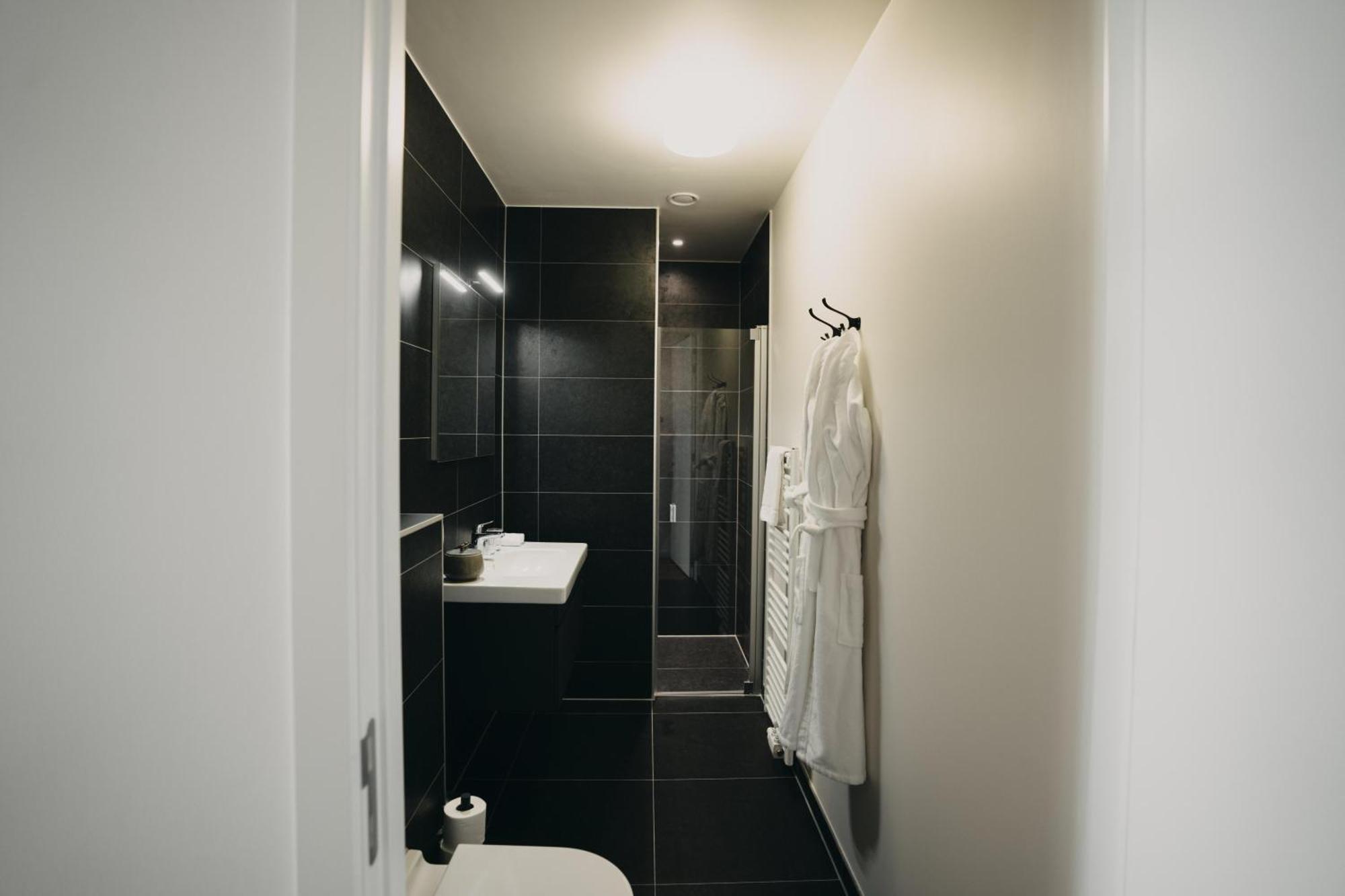 Huswell - The Tide - Stylish Seaview Apartment For 4 - Prime Location & Private Parking Cadzand Exterior photo